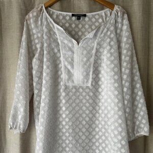 Jones of New York... Beautiful, Sheer, Sexy.  THis top screams TROPICS.